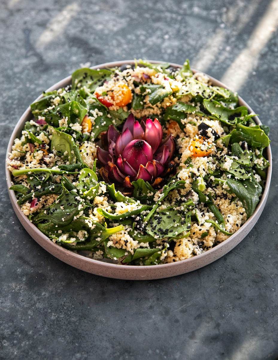 Couscous with spinach and artichoke